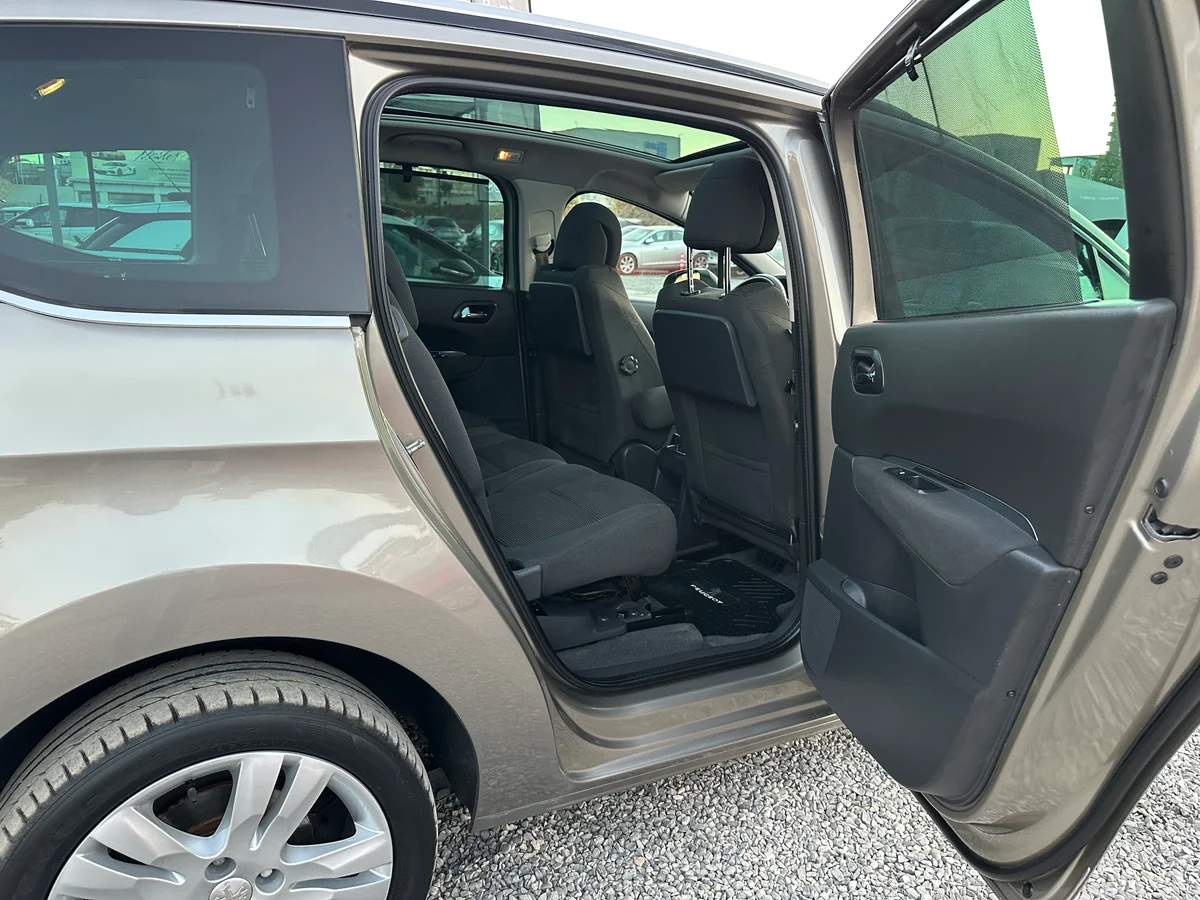 PEUGEOT 5008 ALLURE BLUE HDI 1.6 AUT DIESEL 2017 - Miniatura 19