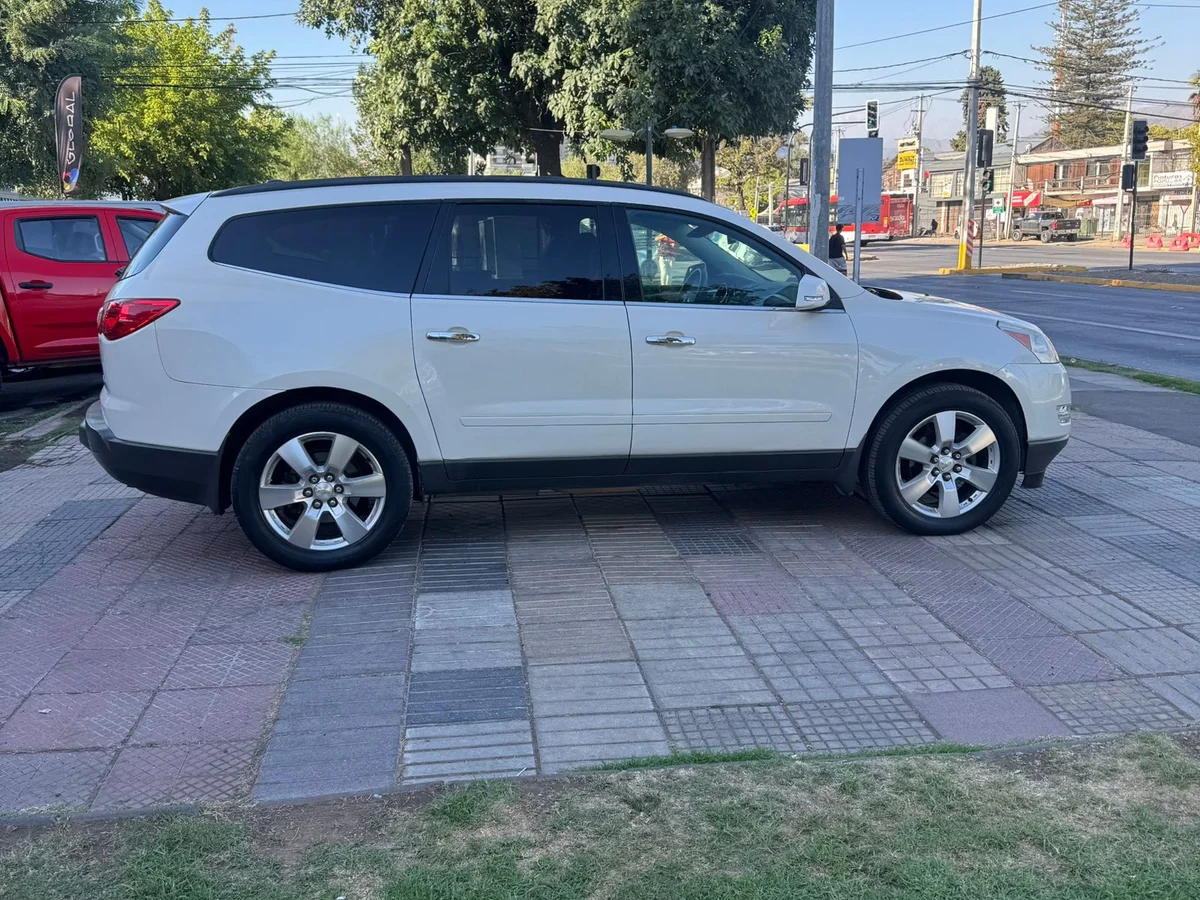 CHEVROLET TRAVERSE II LT AWD 3.6