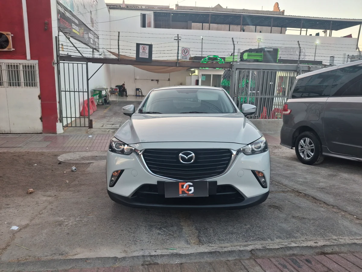 2017 Mazda CX3 - Miniatura 2