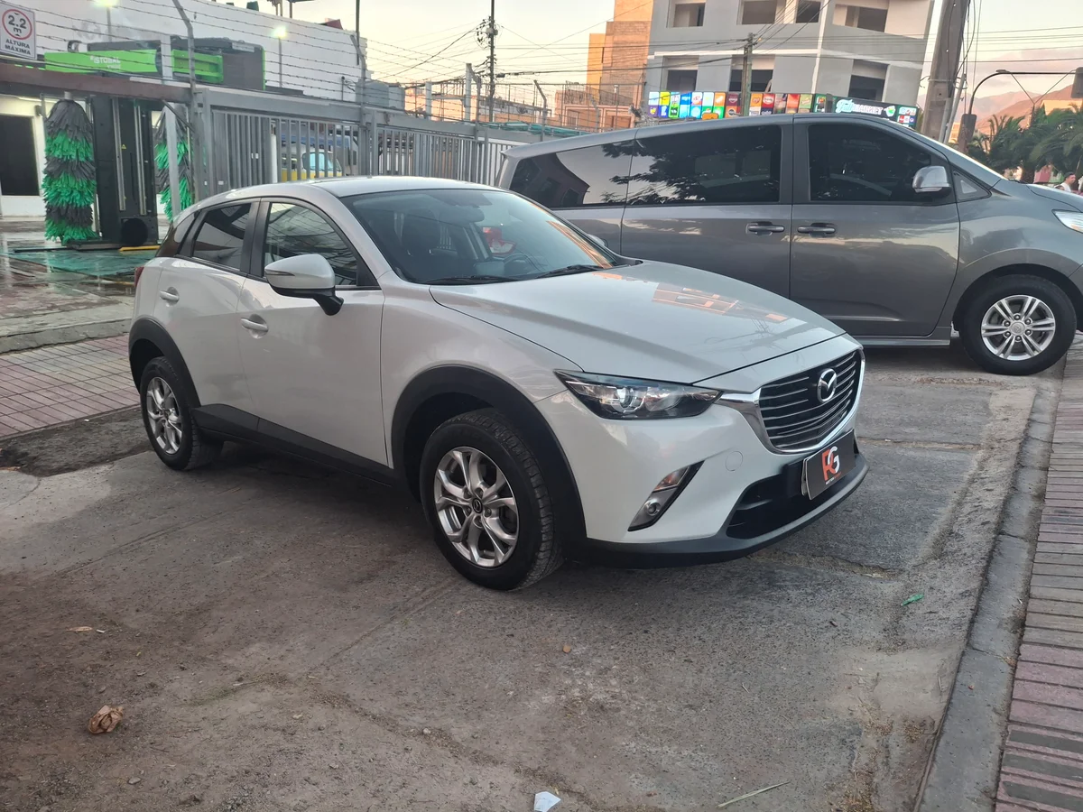 2017 Mazda CX3 - Miniatura 3