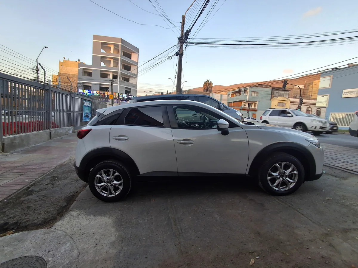 2017 Mazda CX3 - Miniatura 4