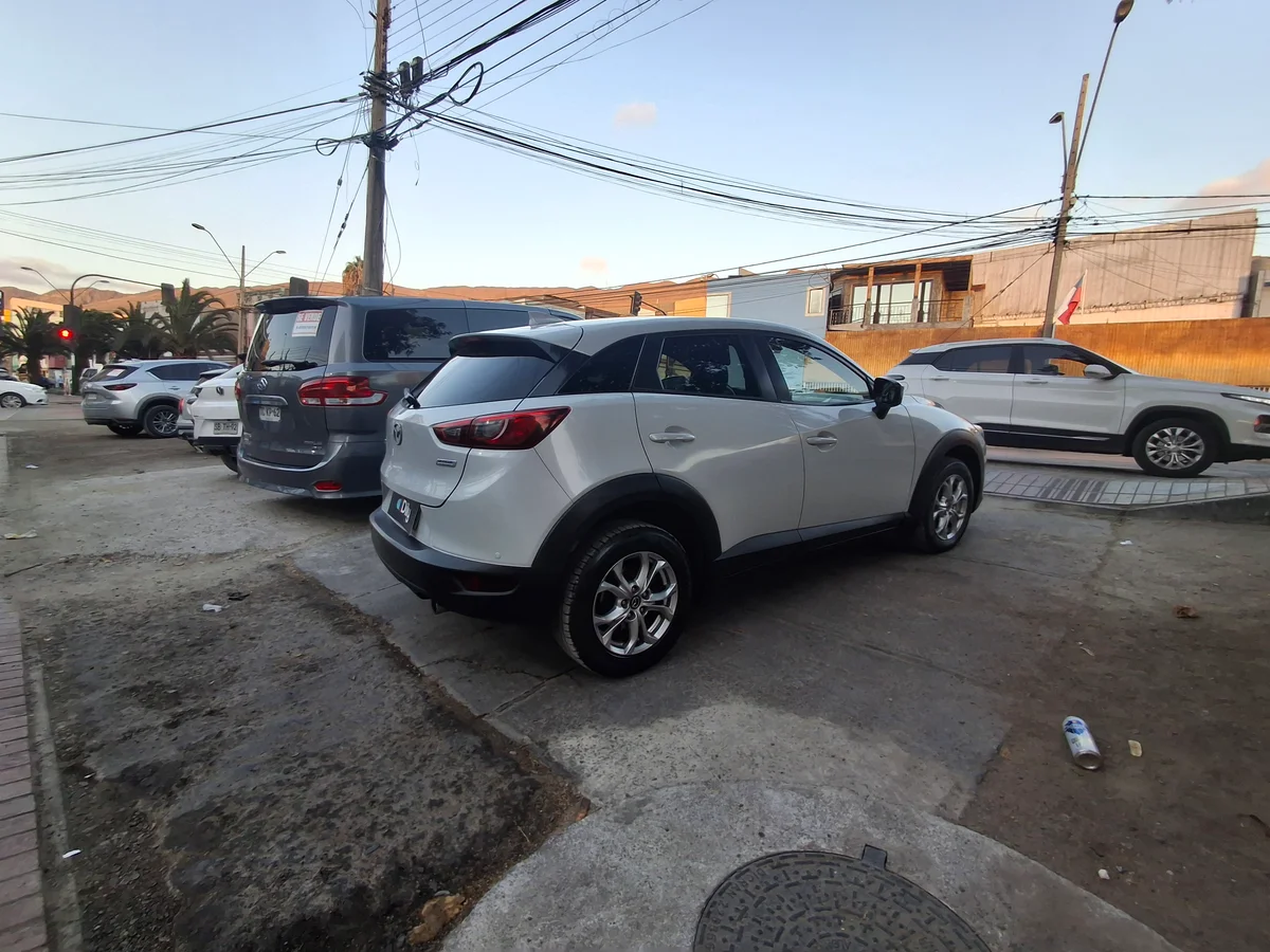 2017 Mazda CX3 - Miniatura 8