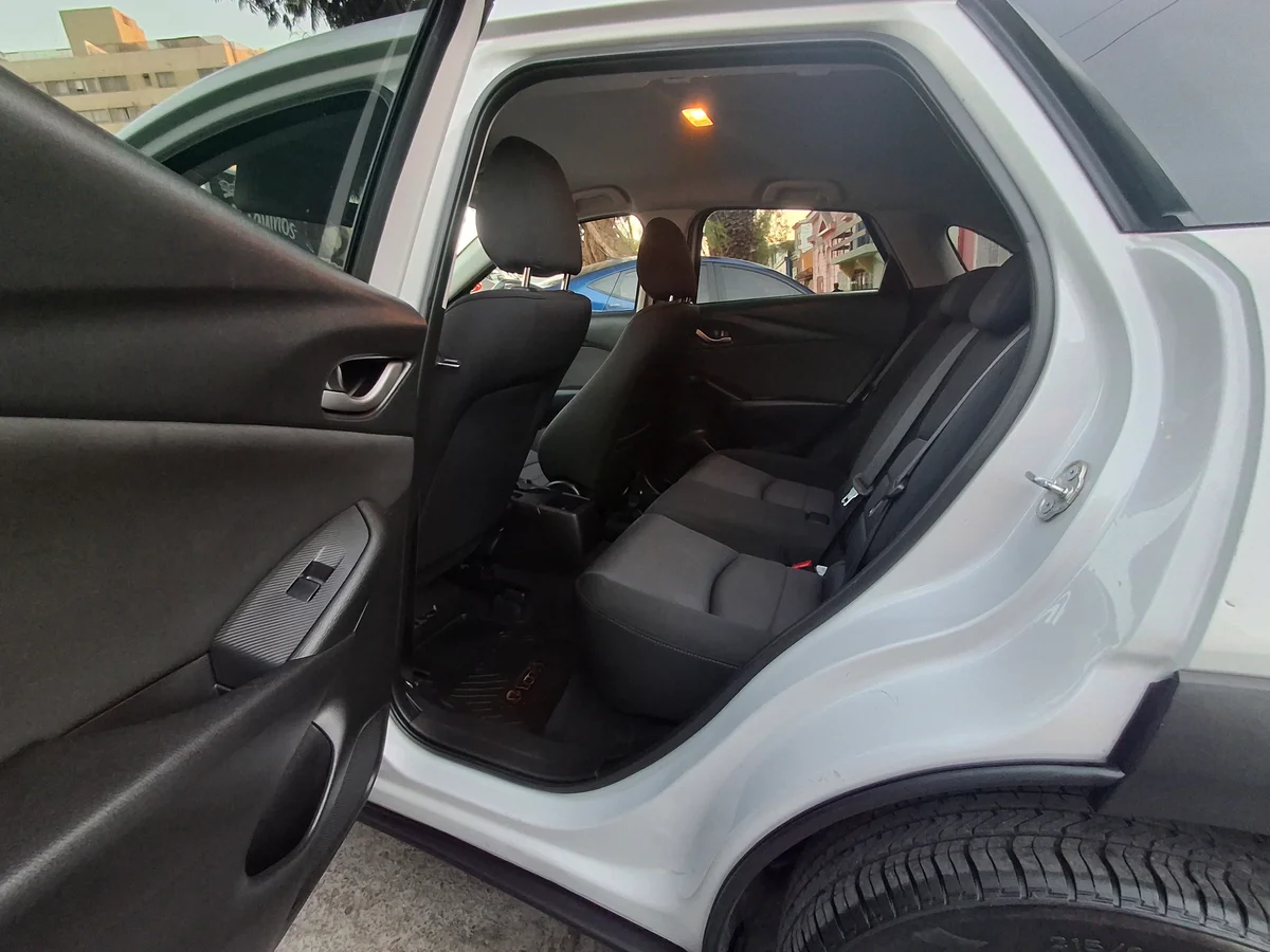 2017 Mazda CX3 - Miniatura 10