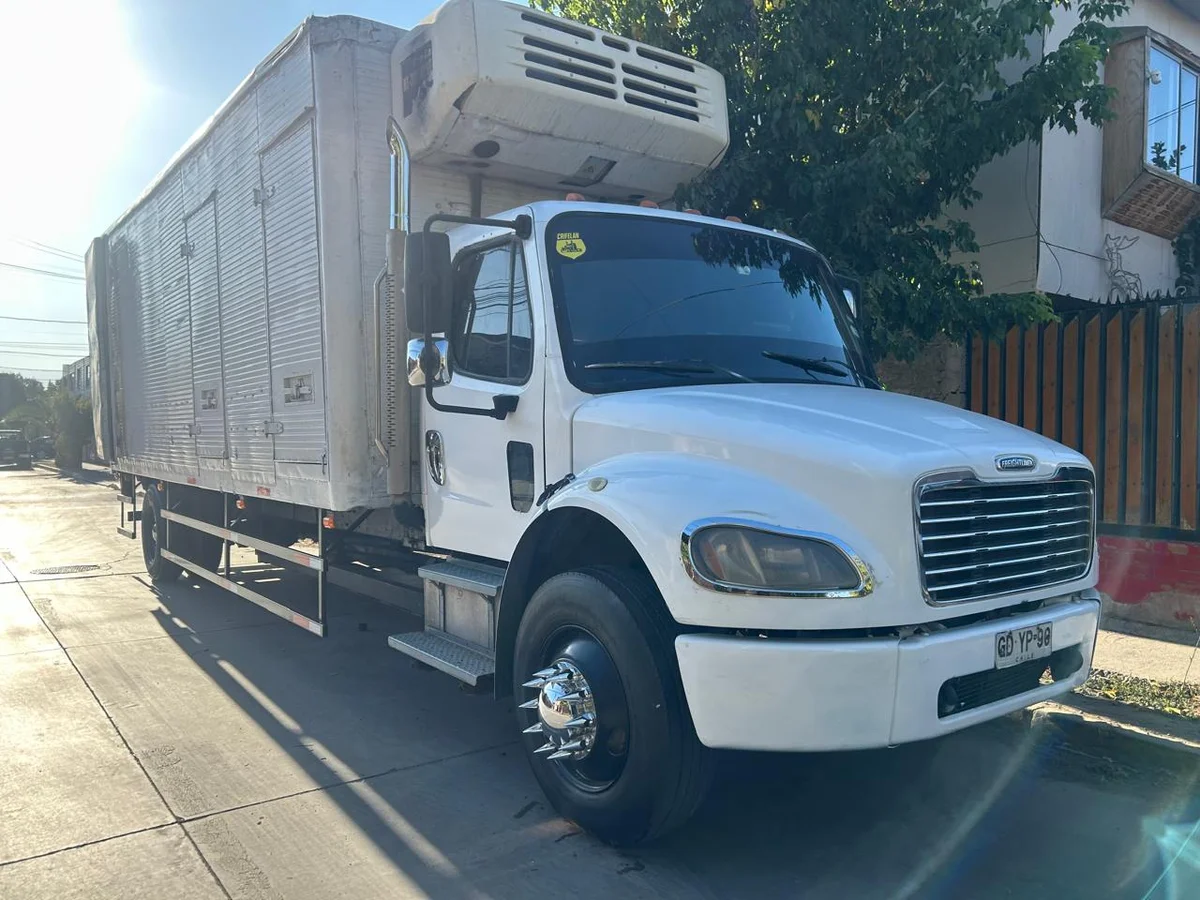 CAMION FREIGTHLINER M2 106 - Miniatura 6