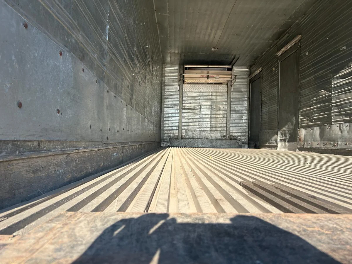 CAMION FREIGTHLINER M2 106 - Miniatura 8