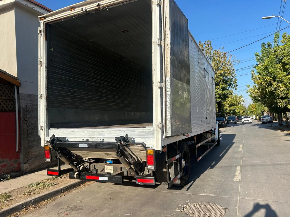 CAMION FREIGTHLINER M2 106 - Miniatura 9