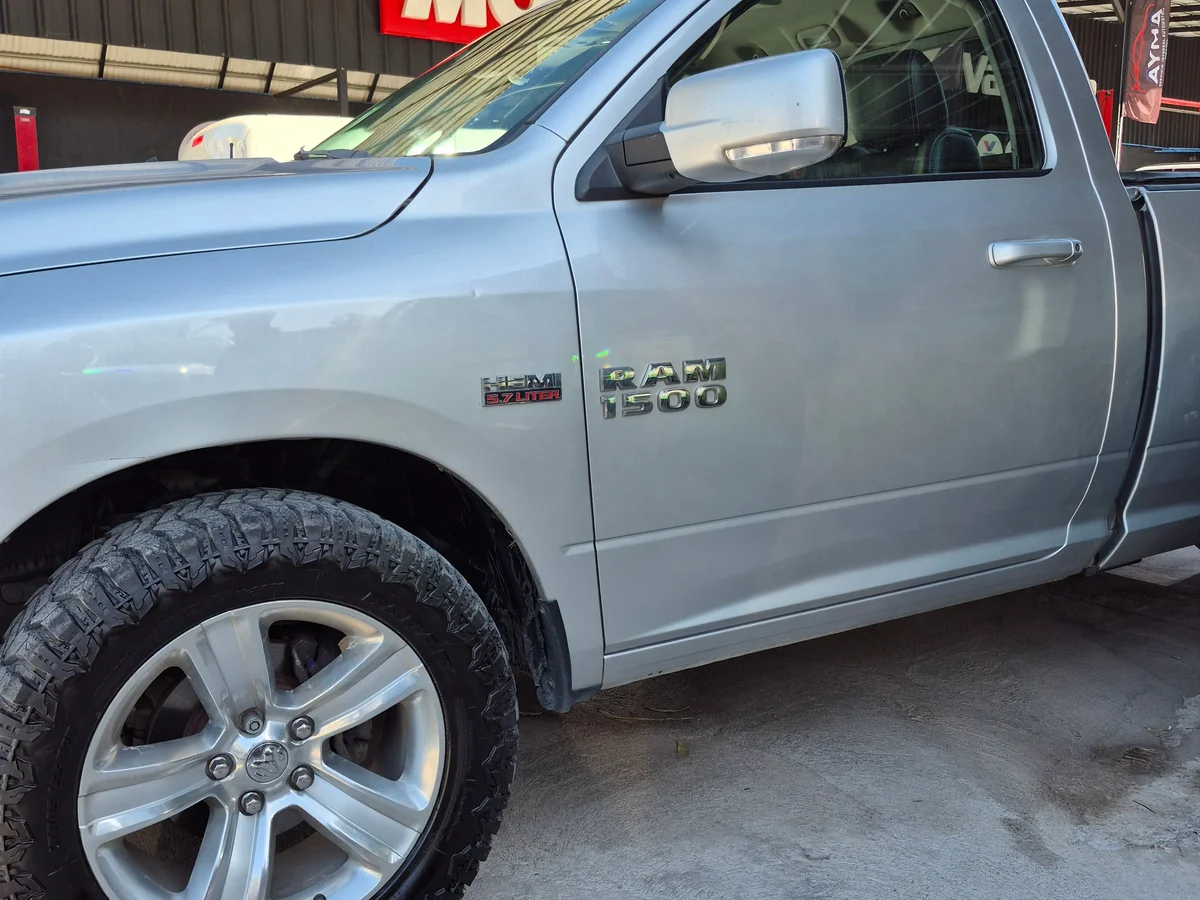 Dodge New Ram 1500 - Miniatura 6