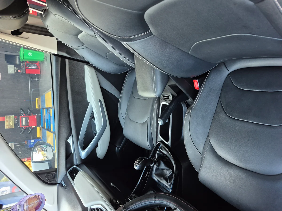 Chevrolet Captiva Mt6 - Miniatura 8