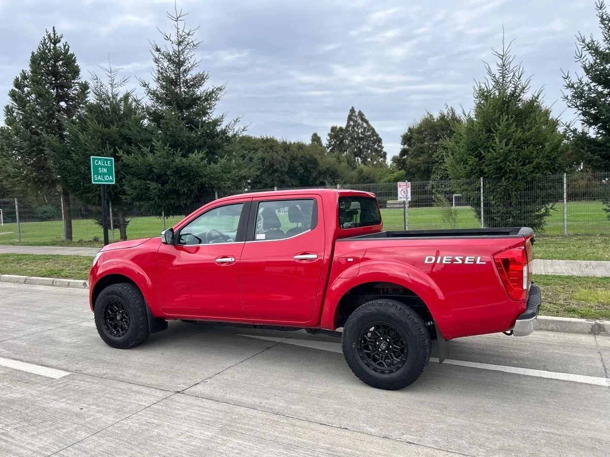 VENDIDA/NISSAN NP300 4X2