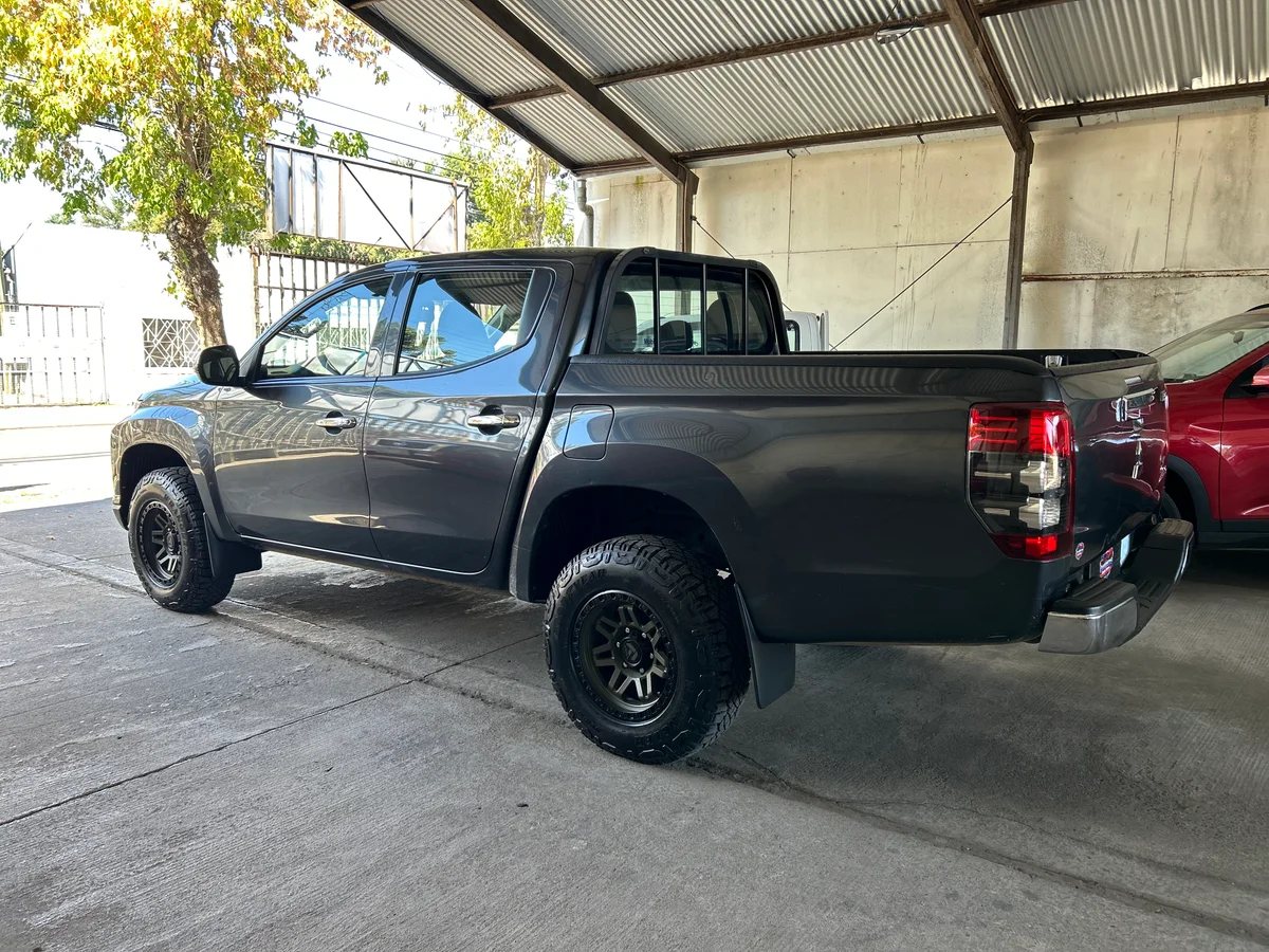 VENDIDA / KATANA 4X4 CON 86.000KM