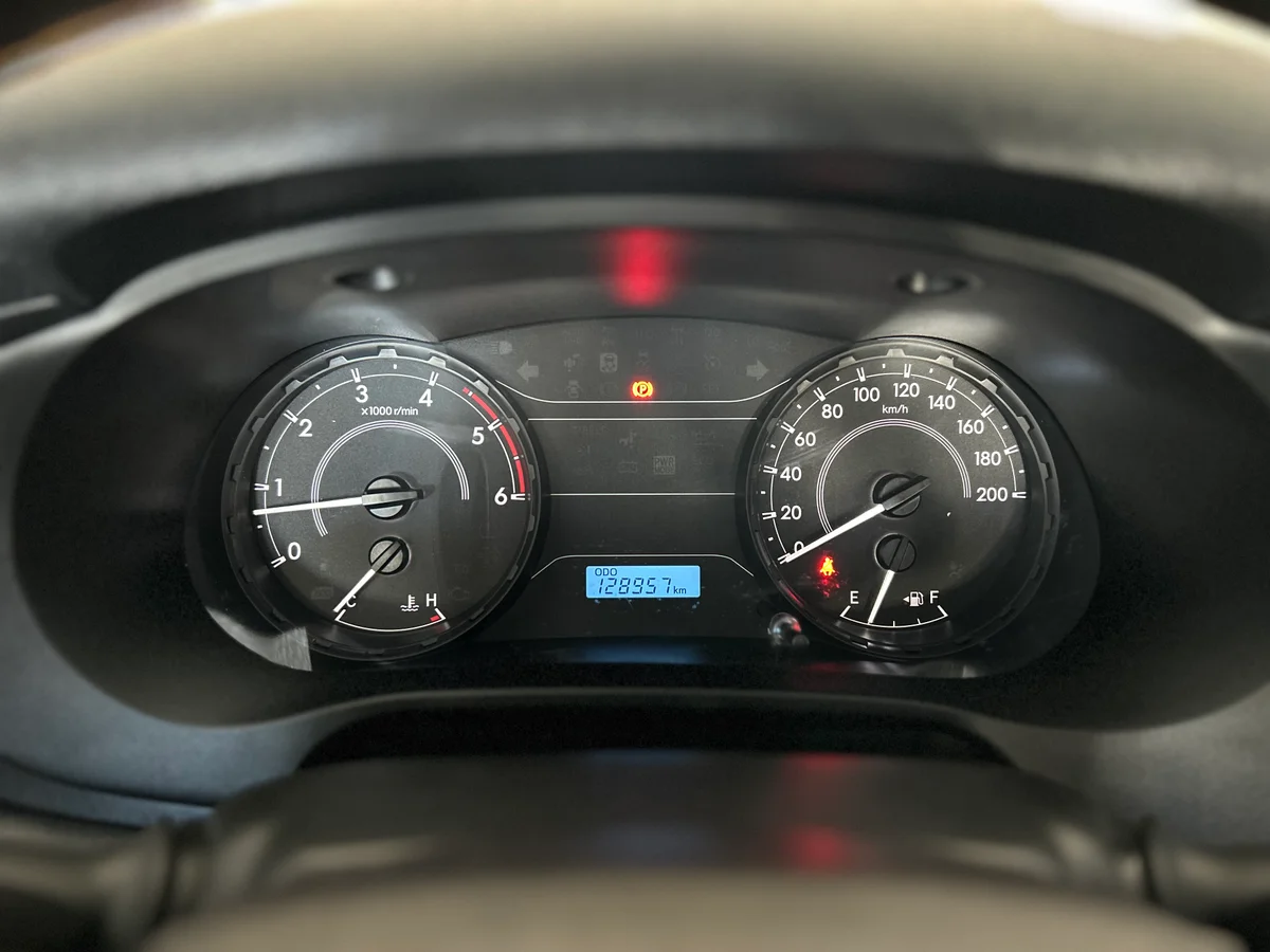 HILUX 4X2 - Miniatura 9