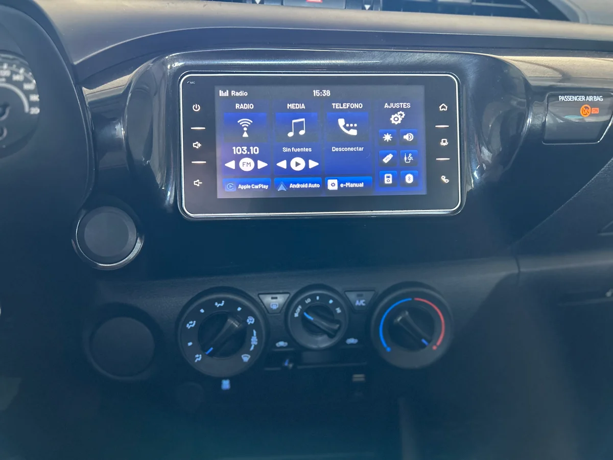 HILUX 4X2 - Miniatura 10