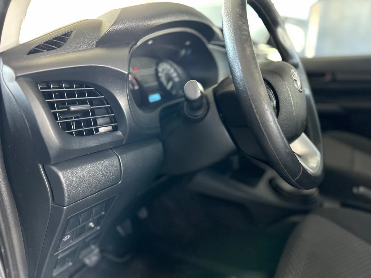 HILUX 4X2 - Miniatura 12