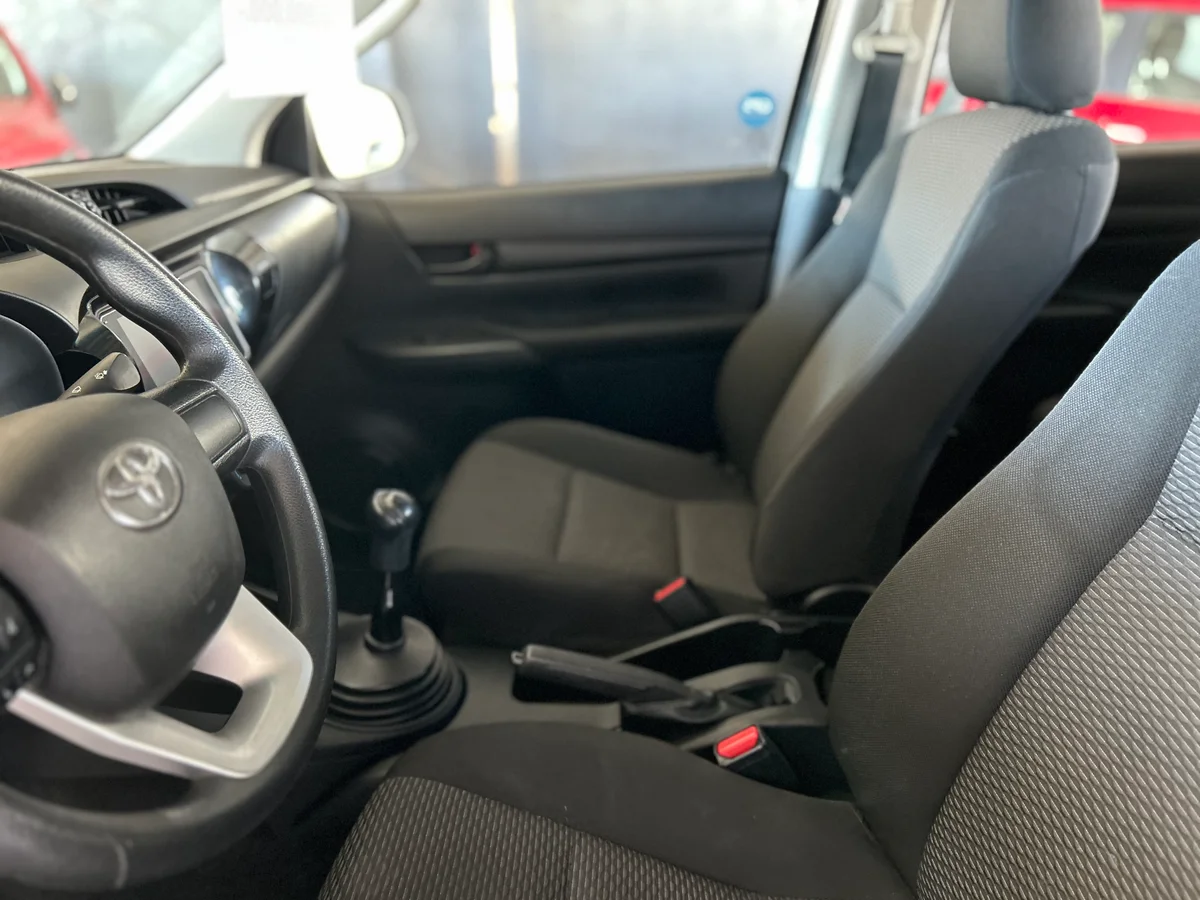 HILUX 4X2 - Miniatura 13