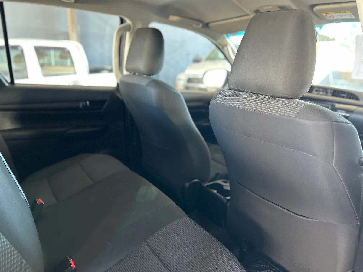 HILUX 4X2 - Miniatura 16