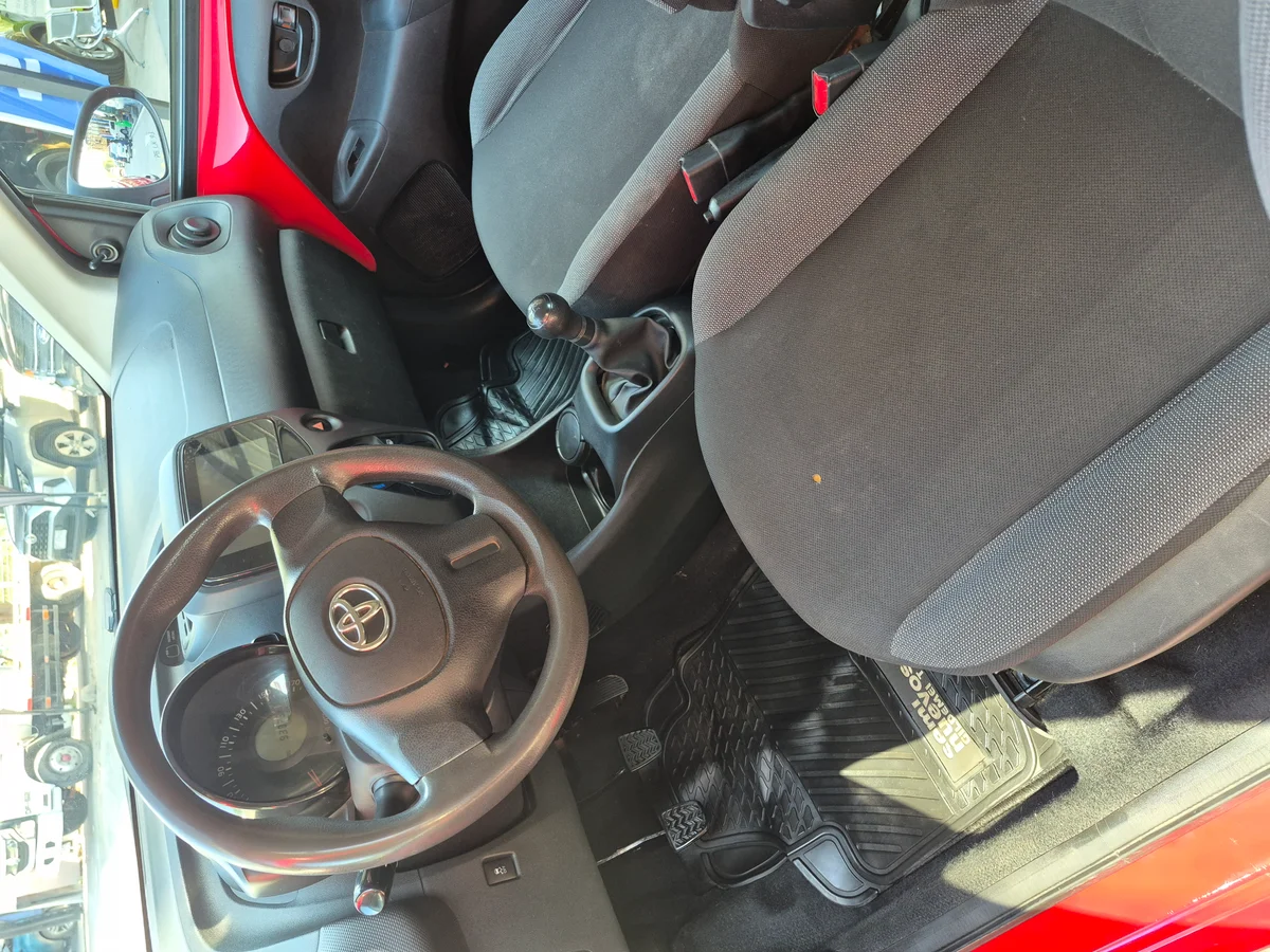 Toyota Aygo 1.0 - Miniatura 12