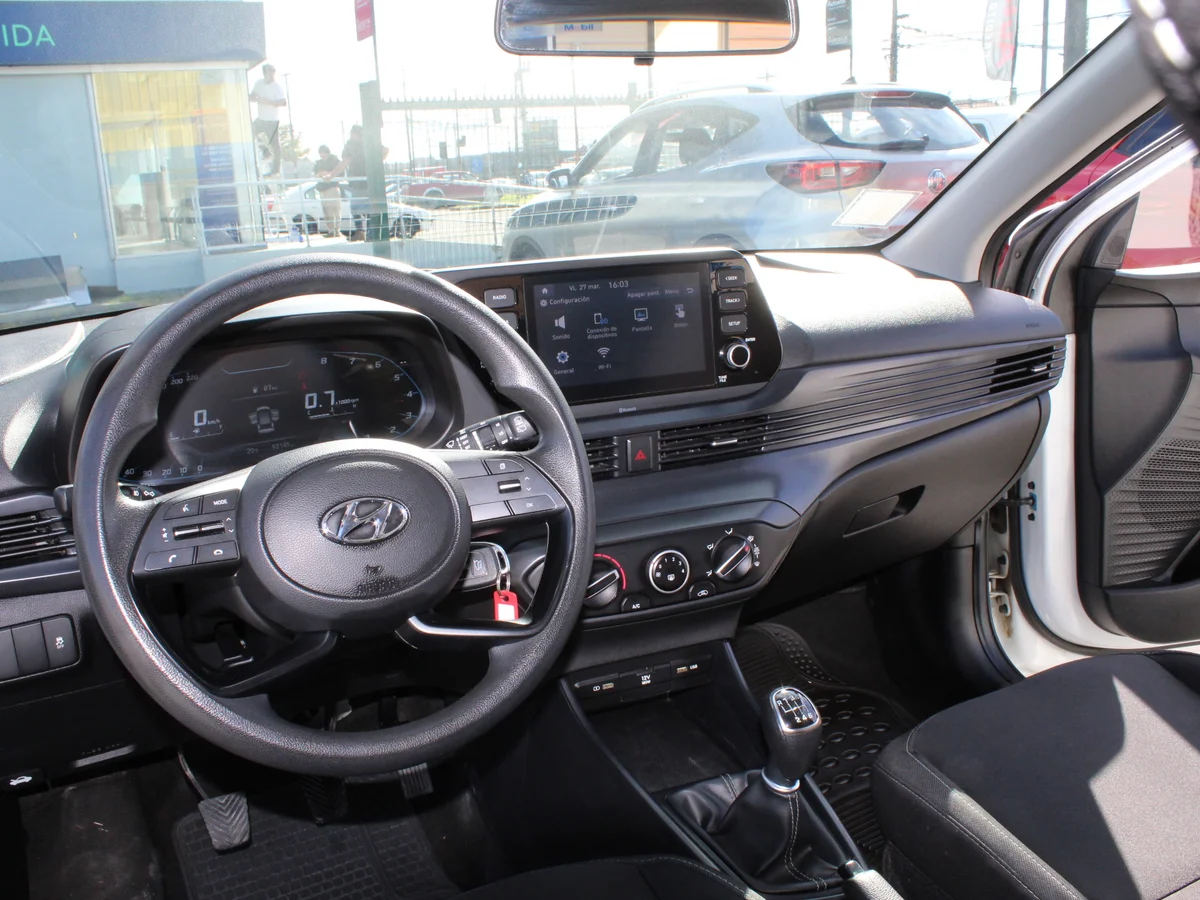 Hyundai I20 — foto 9 de 12
