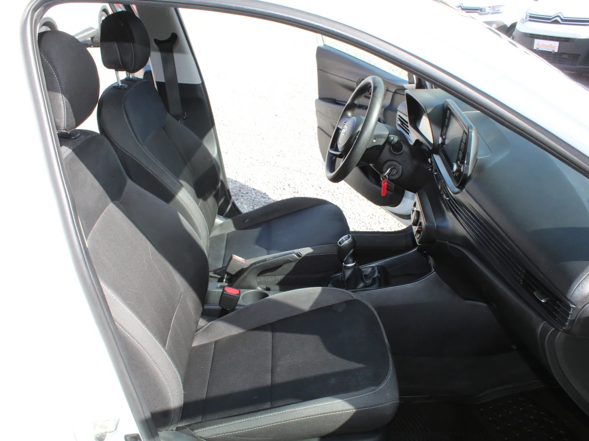 Hyundai I20 — foto 7 de 12
