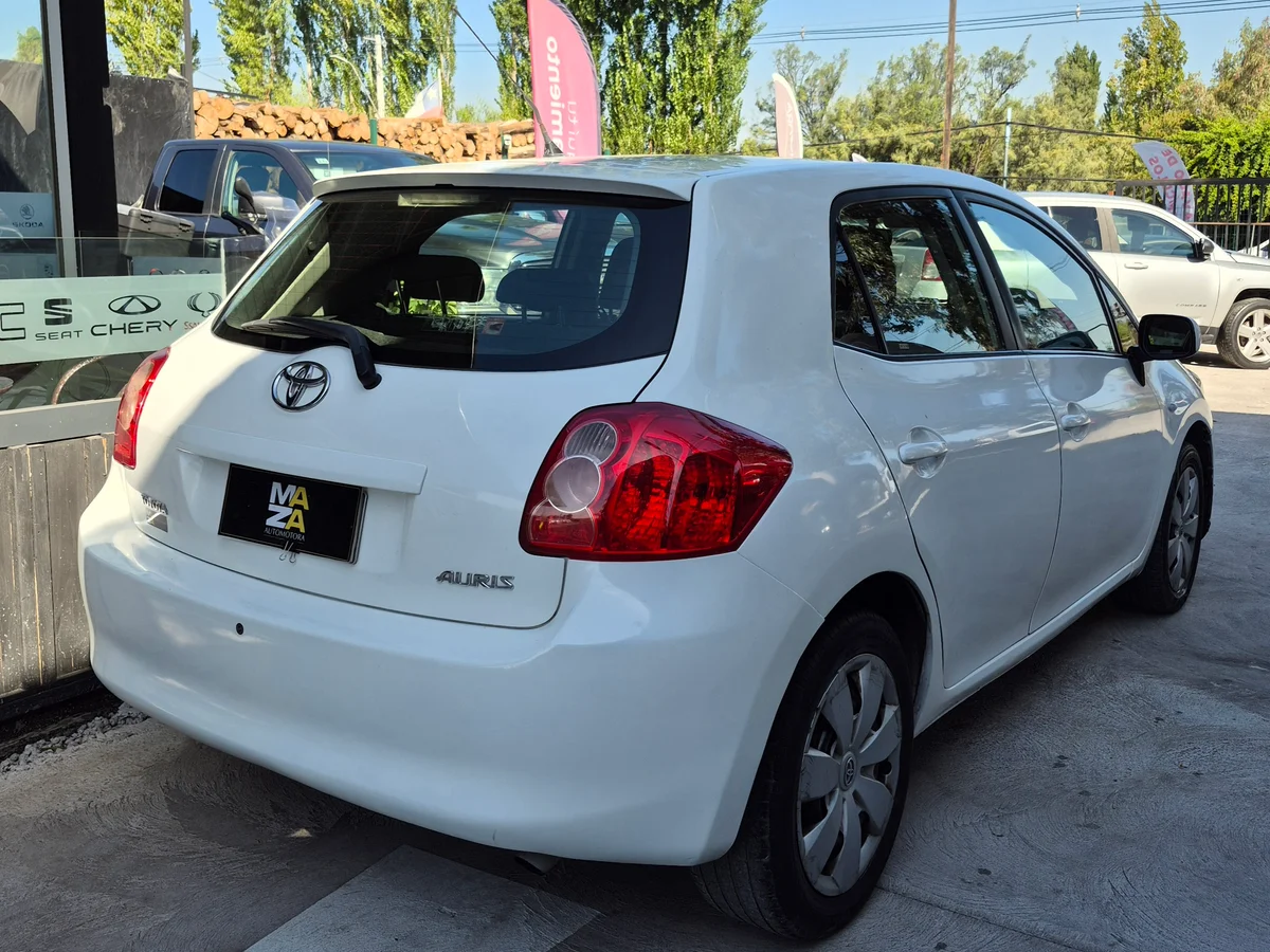 Toyota Auris - Miniatura 12