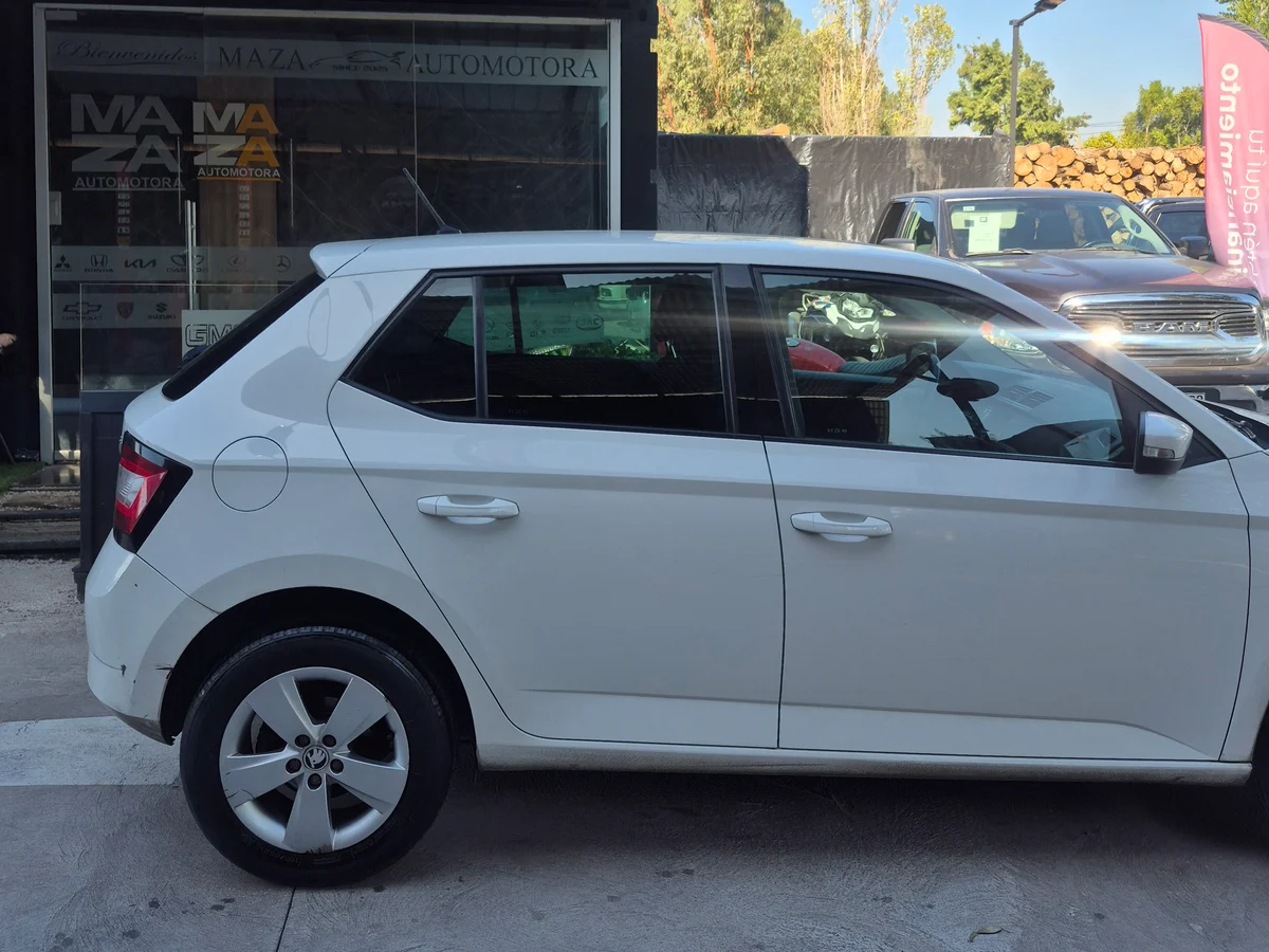 Skoda Fabia Active - Miniatura 3