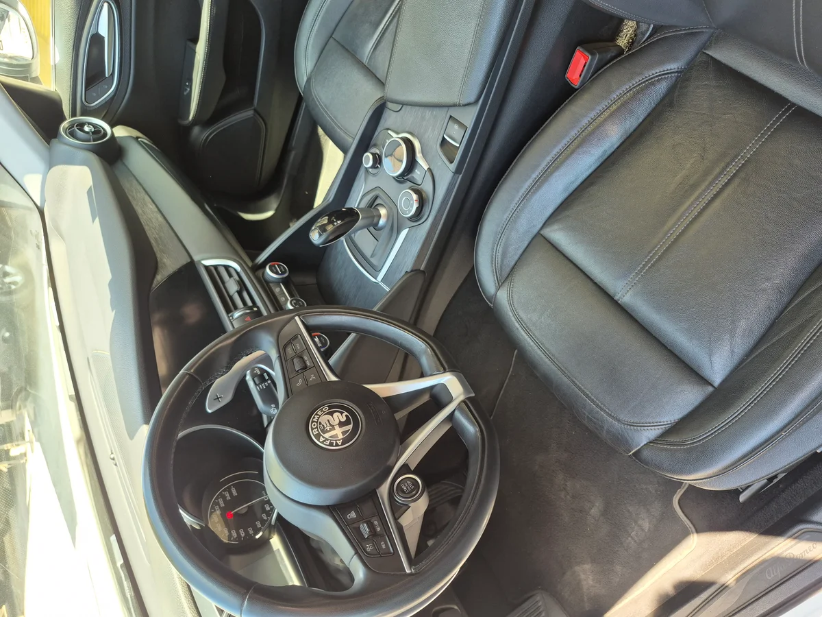 Alfa Romeo Giulia - Miniatura 10