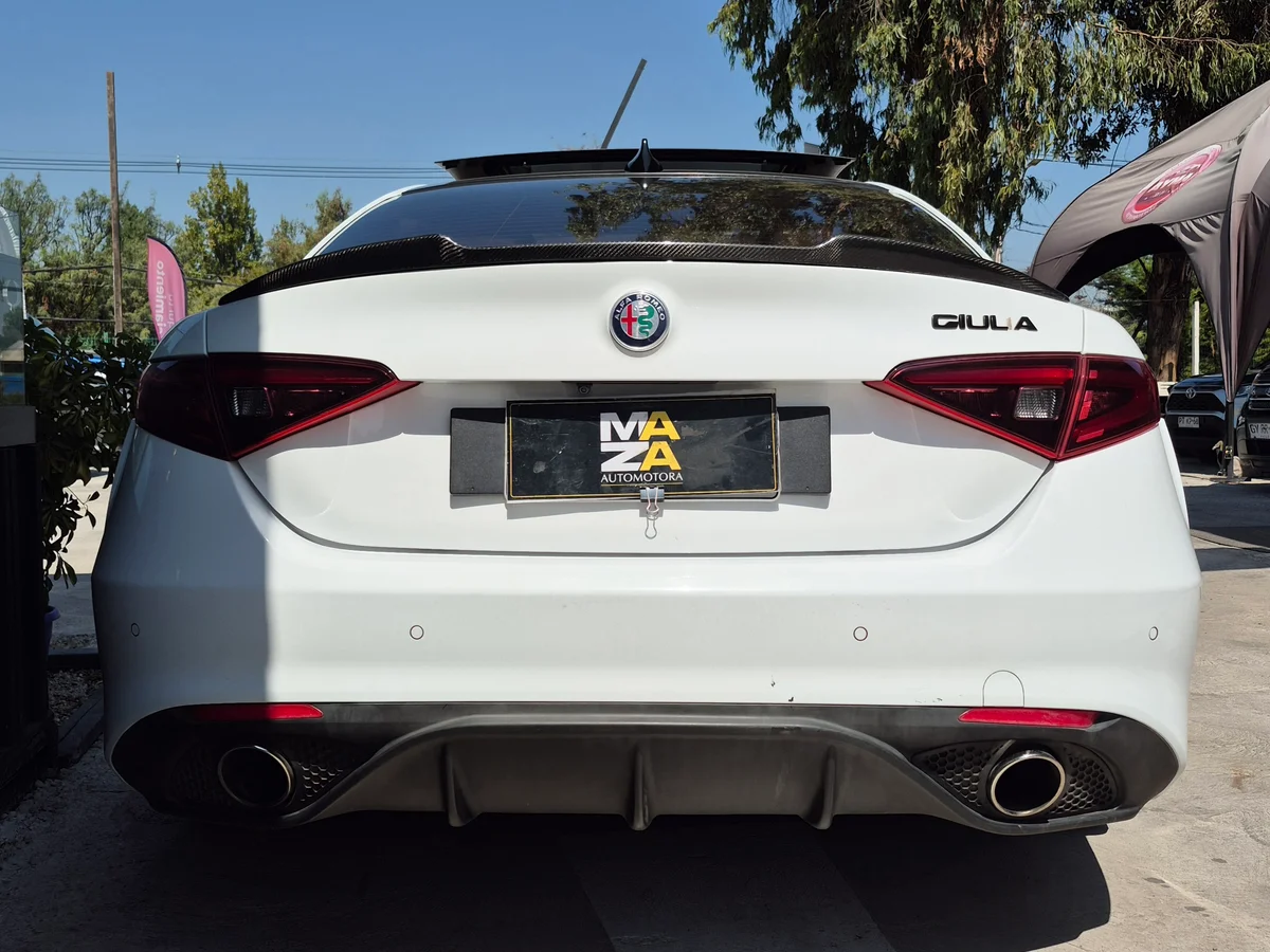 Alfa Romeo Giulia - Miniatura 16