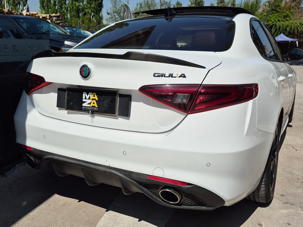 Alfa Romeo Giulia - Miniatura 17