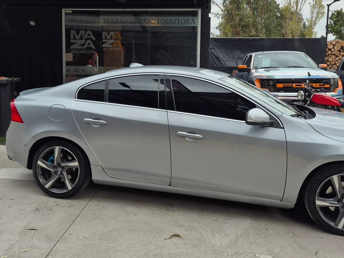 Volvo S60 t4 r Desing - Miniatura 3