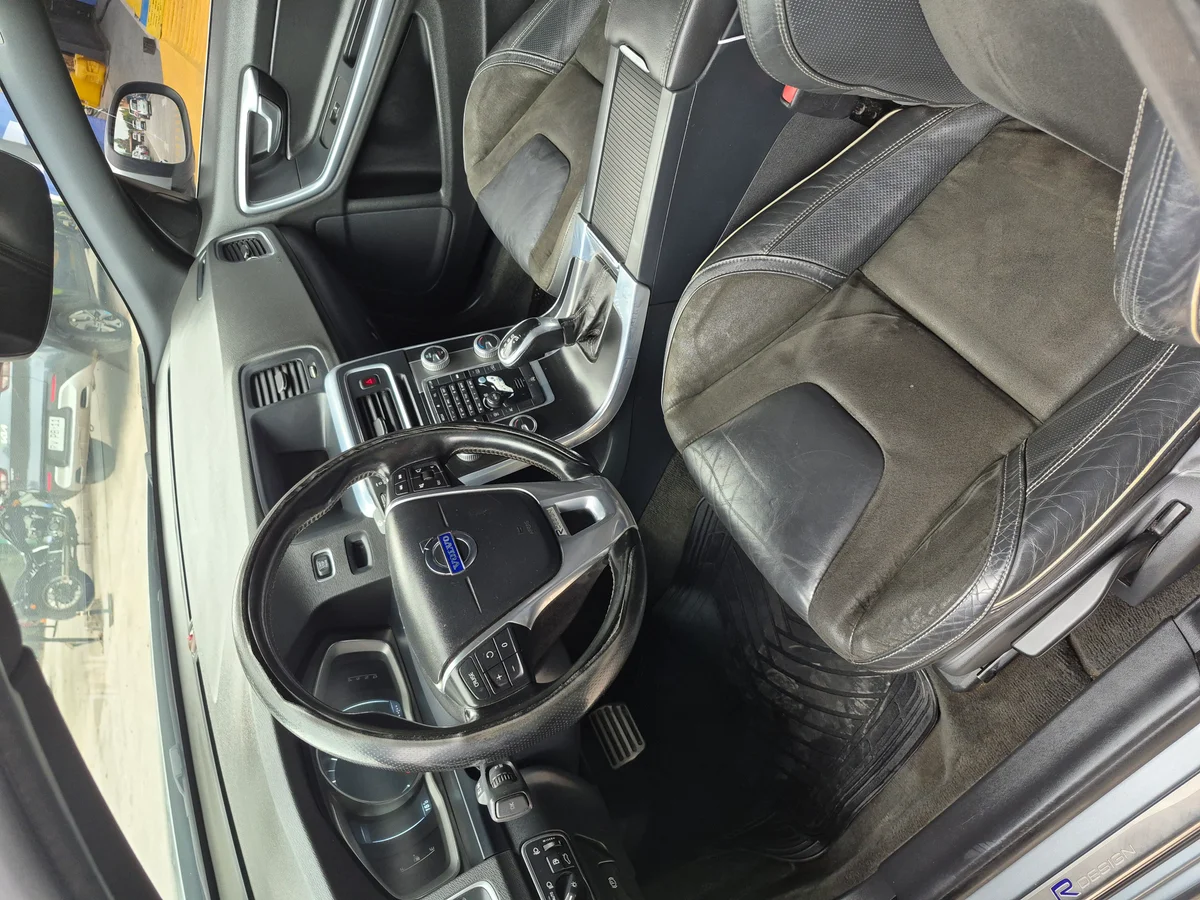 Volvo S60 t4 r Desing - Miniatura 8