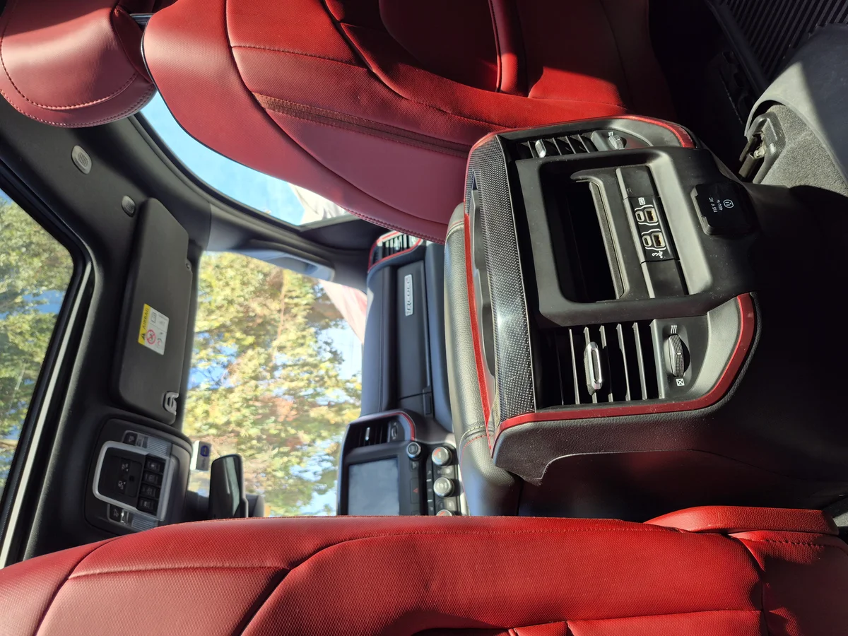 Ram 1500 Rebel Crew - Miniatura 10