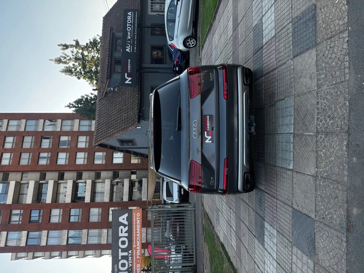 AUDI Q7 - Miniatura 7
