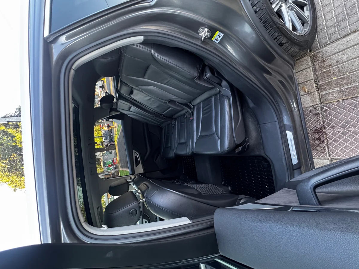 AUDI Q7 - Miniatura 11