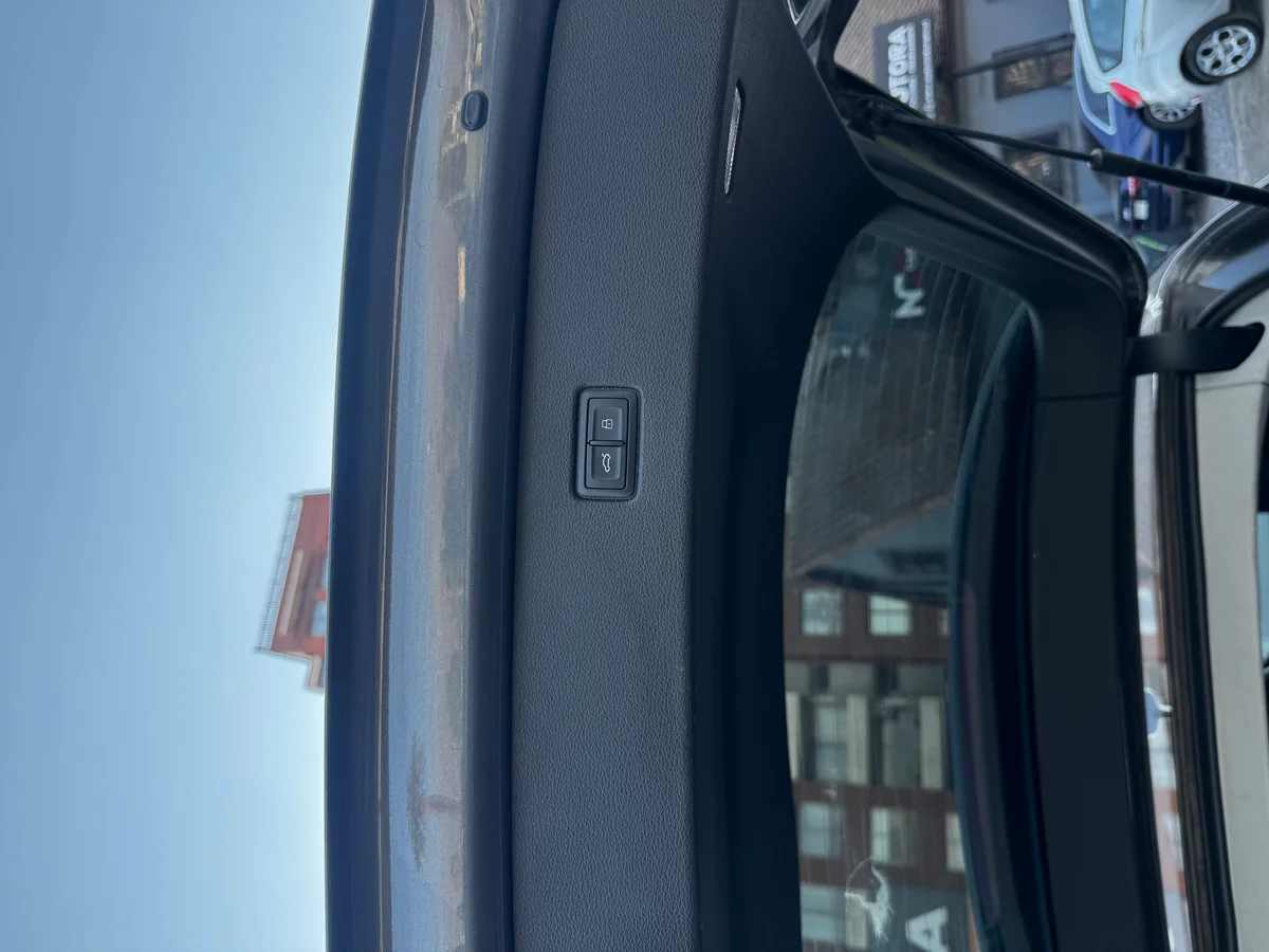 AUDI Q7 - Miniatura 10