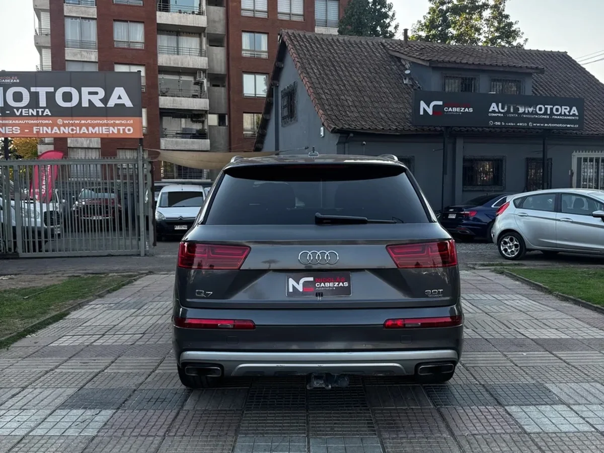 AUDI Q7 - Miniatura 13