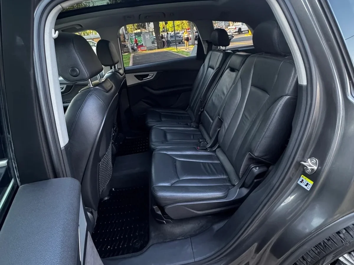 AUDI Q7 - Miniatura 9