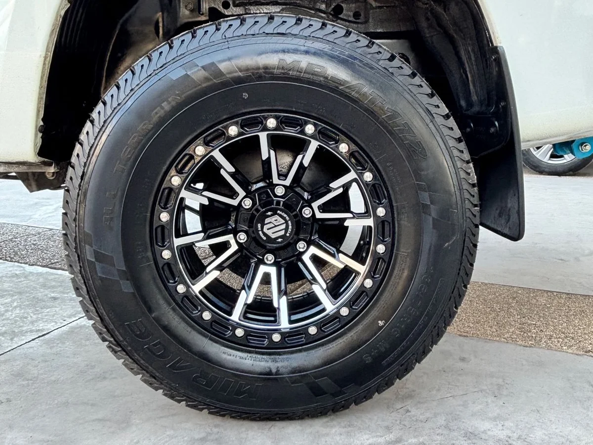 MITSUBISH L200 KATANA 4X4 - Miniatura 7