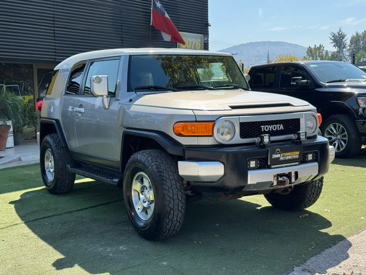 TOYOTA FJ CRUISER LIMITED 2011