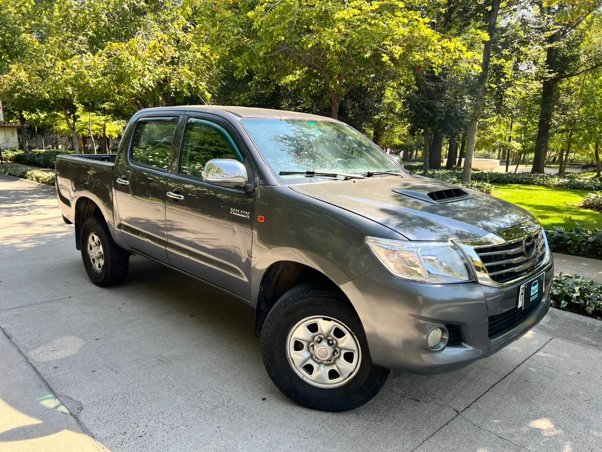 TOYOTA HILUX 2.5 D SR DC 4X2 - Miniatura 3