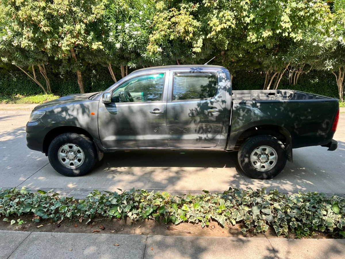 TOYOTA HILUX 2.5 D SR DC 4X2 - Miniatura 7