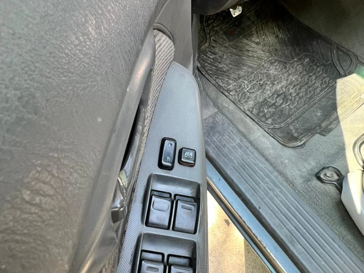 TOYOTA HILUX 2.5 D SR DC 4X2 - Miniatura 14