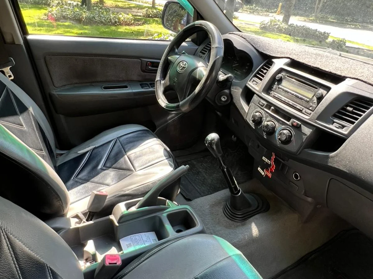 TOYOTA HILUX 2.5 D SR DC 4X2 - Miniatura 15