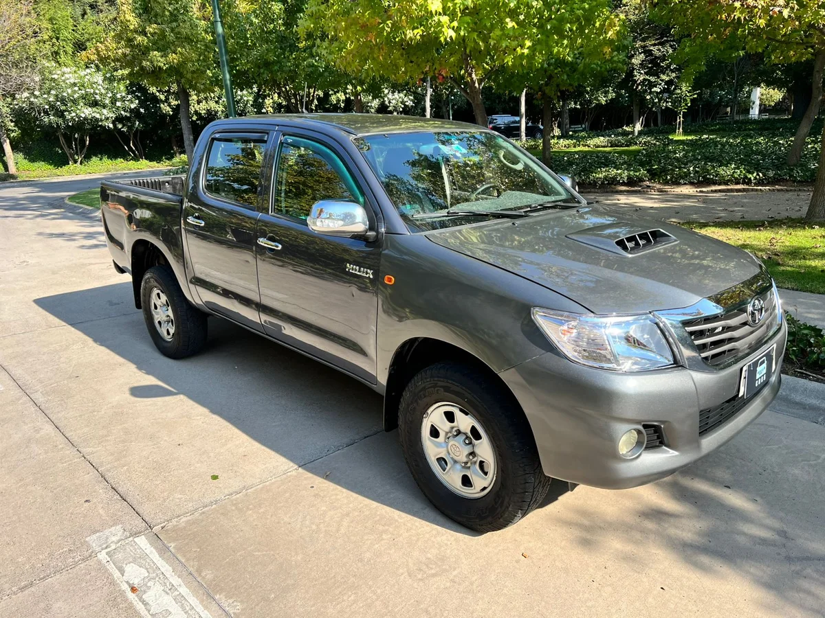 TOYOTA HILUX 2.5L DIESEL SR DC 4X2 - Miniatura 5