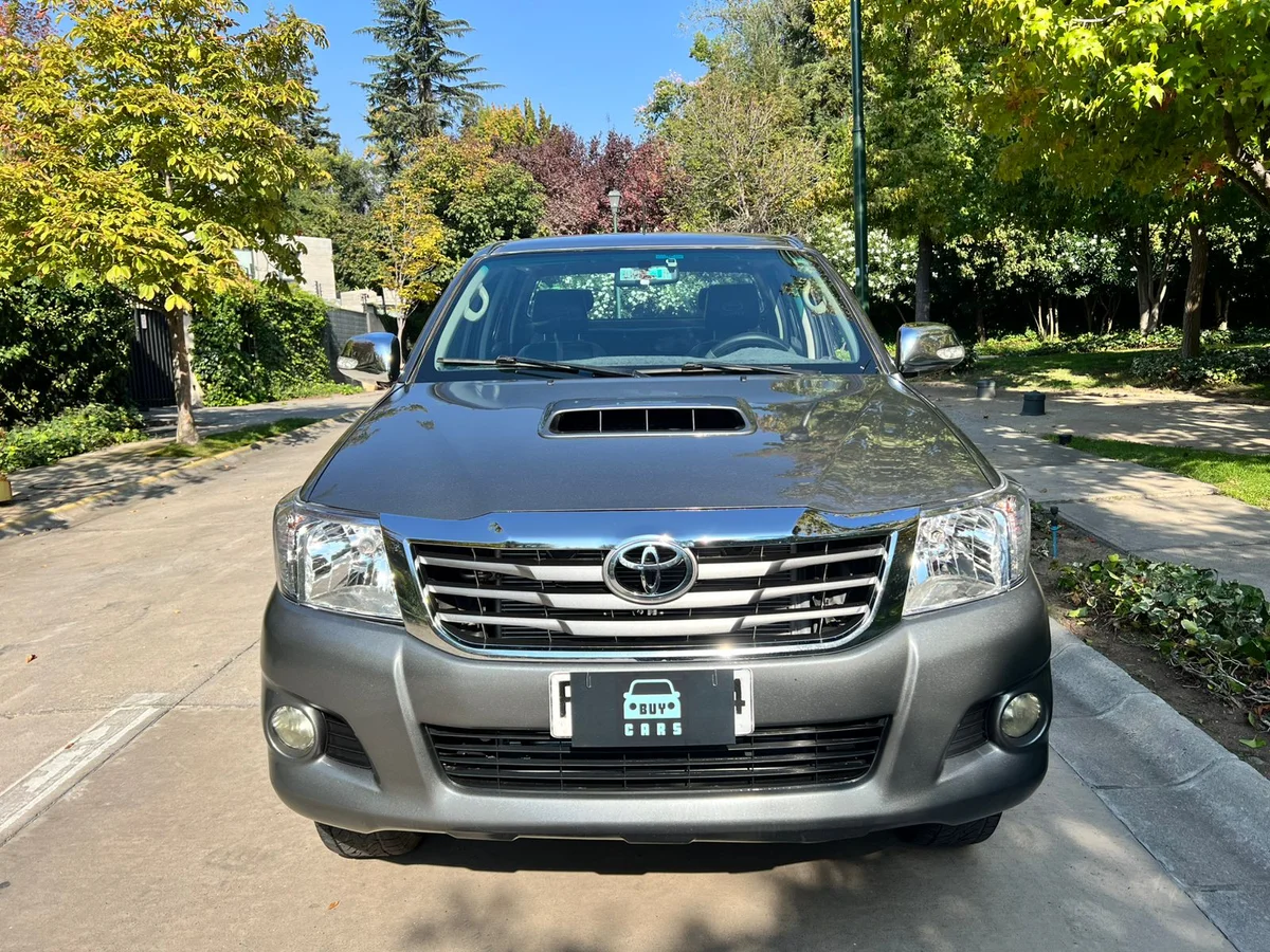 TOYOTA HILUX 2.5L DIESEL SR DC 4X2 - Miniatura 6