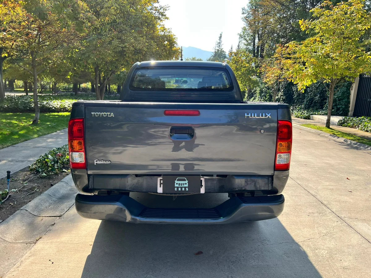 TOYOTA HILUX 2.5L DIESEL SR DC 4X2 - Miniatura 13