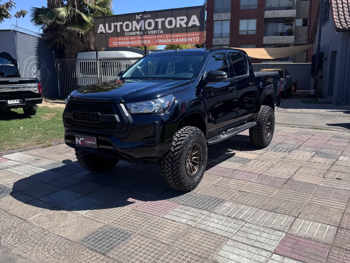 TOYOTA HILUX SR 2.8