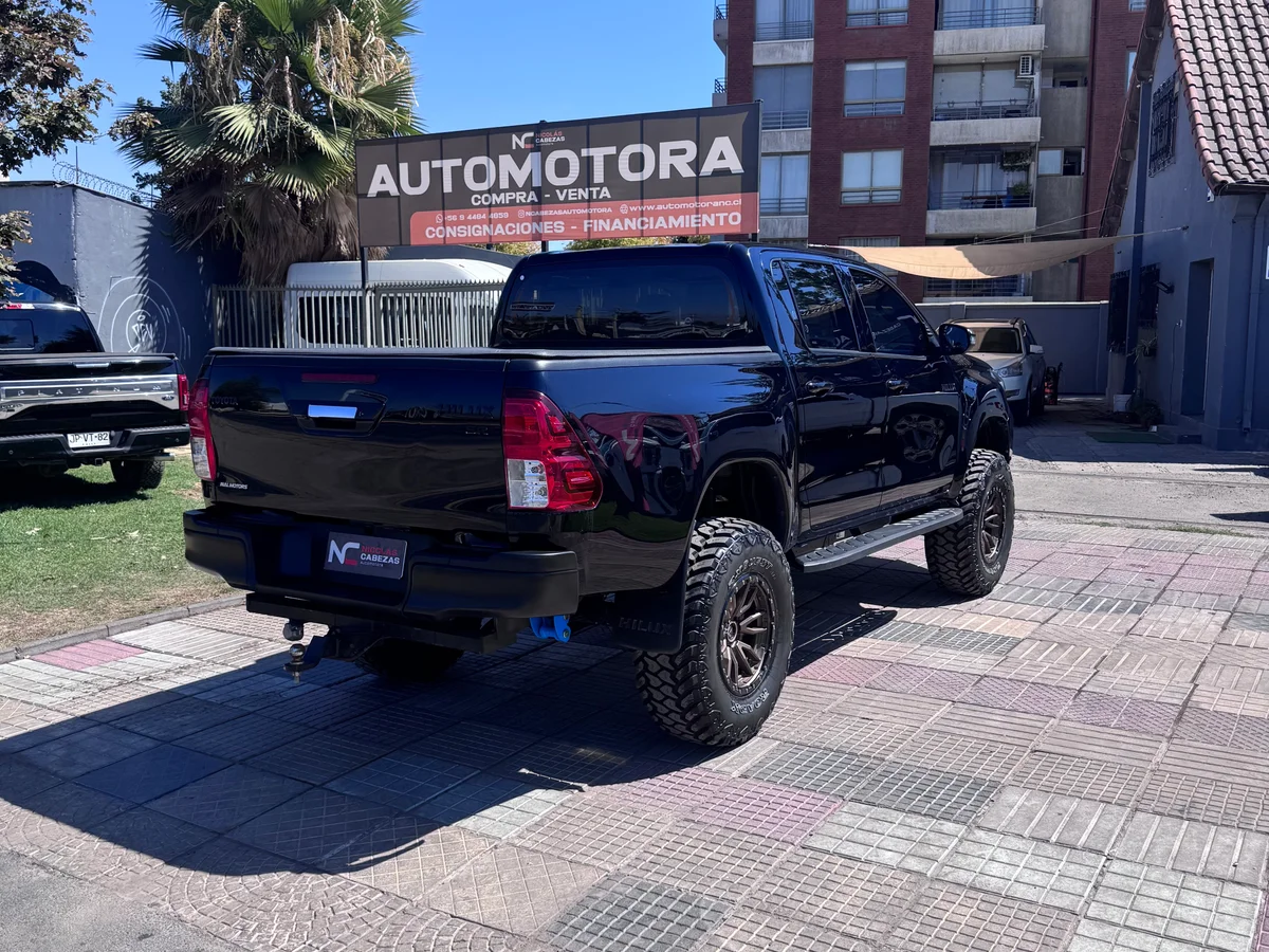TOYOTA HILUX SR 2.8