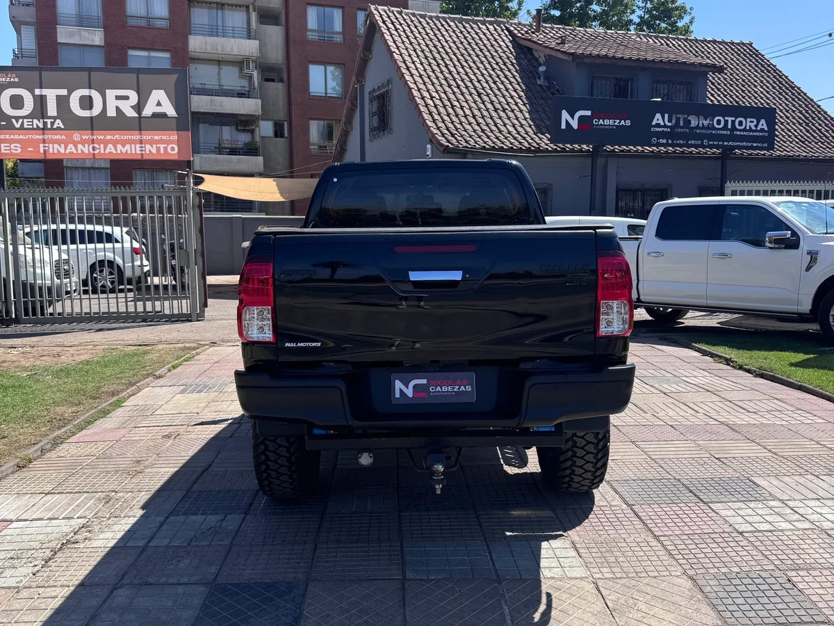 TOYOTA HILUX SR 2.8