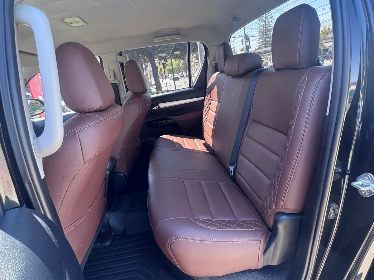 TOYOTA HILUX SR 2.8 - Miniatura 11