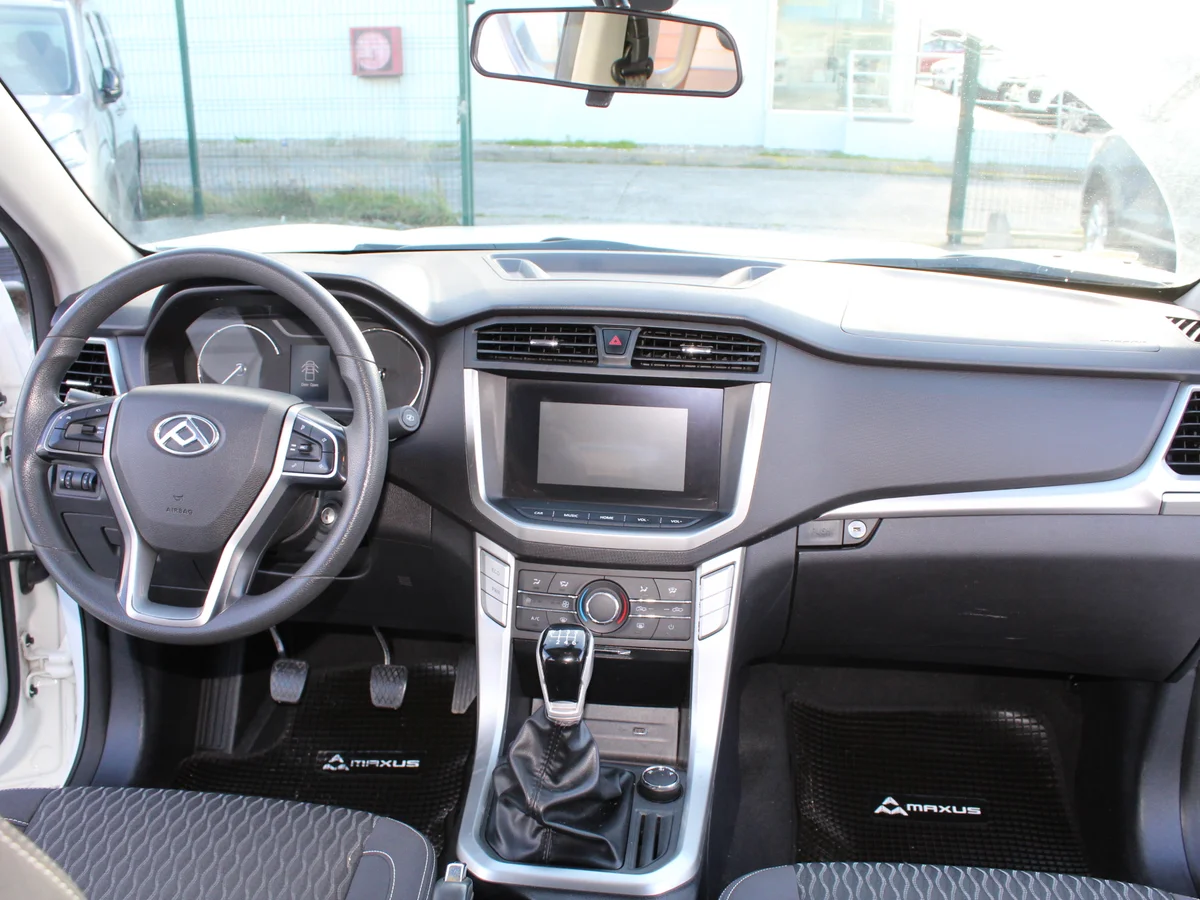 Maxus T60 — foto 7 de 12