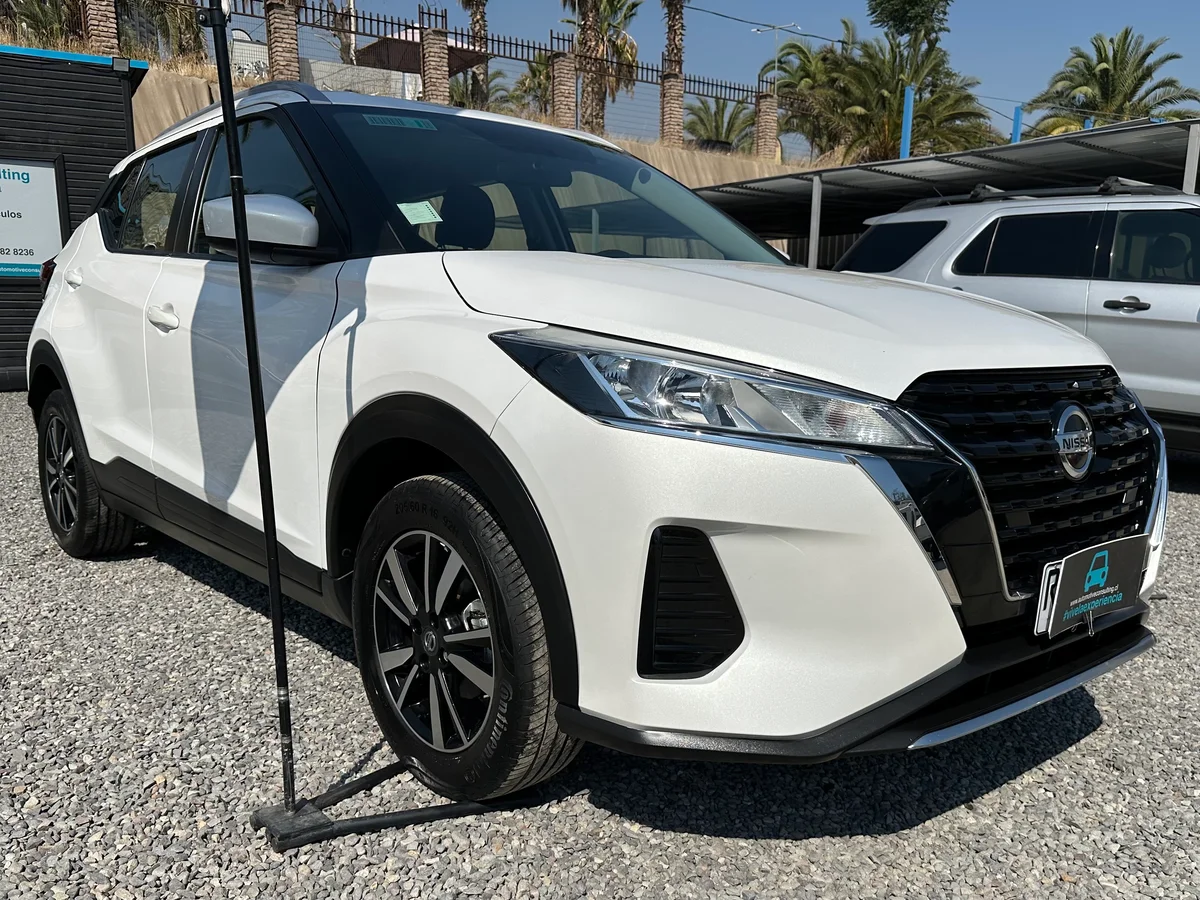 NISSAN KICKS 1.6 MANUAL SENSE, UNICO DUEÑO, MANTENCIONES - Miniatura 3